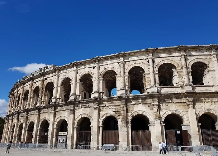 Διαμέρισμα Les Arenes De - Centre 10 Min Gare -parking- 2 *